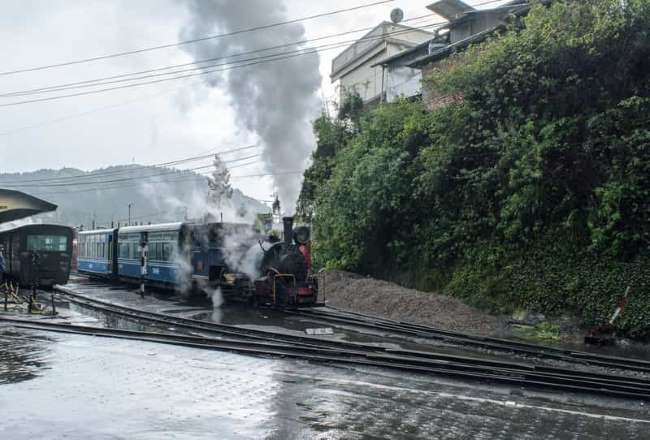 Darjeeling-toy-train